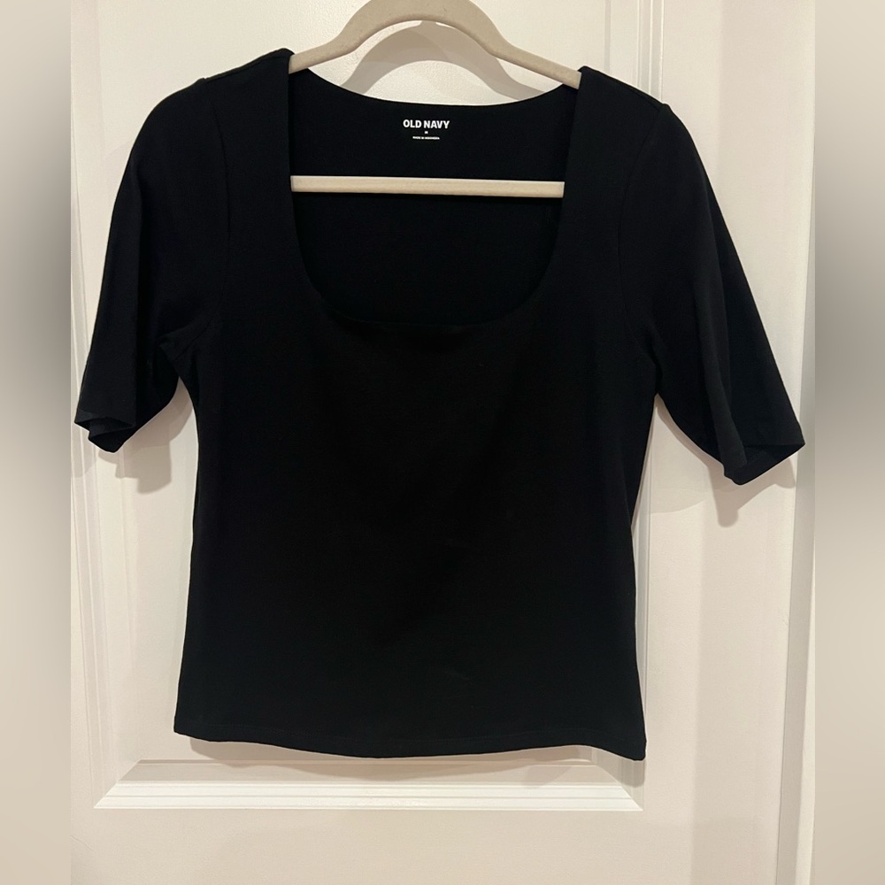 ✨🛍️ 4️⃣ for $2️⃣5️⃣ 💖 Old Navy Women's Black Tee